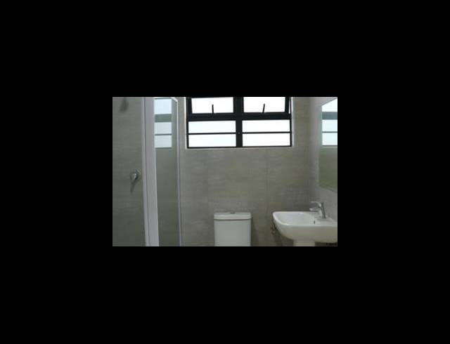 2 bed property to rent in WOODSTOCK